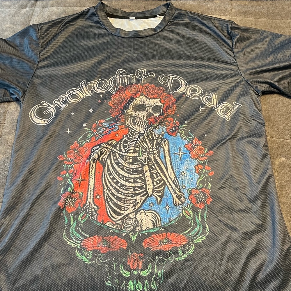 Never worn greatful dead t-shirt